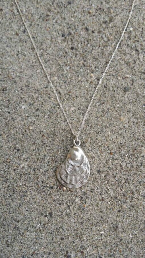 Captivating Gold Oyster Necklace Embrace the Enchanting Ocean's Embrace - Image 5