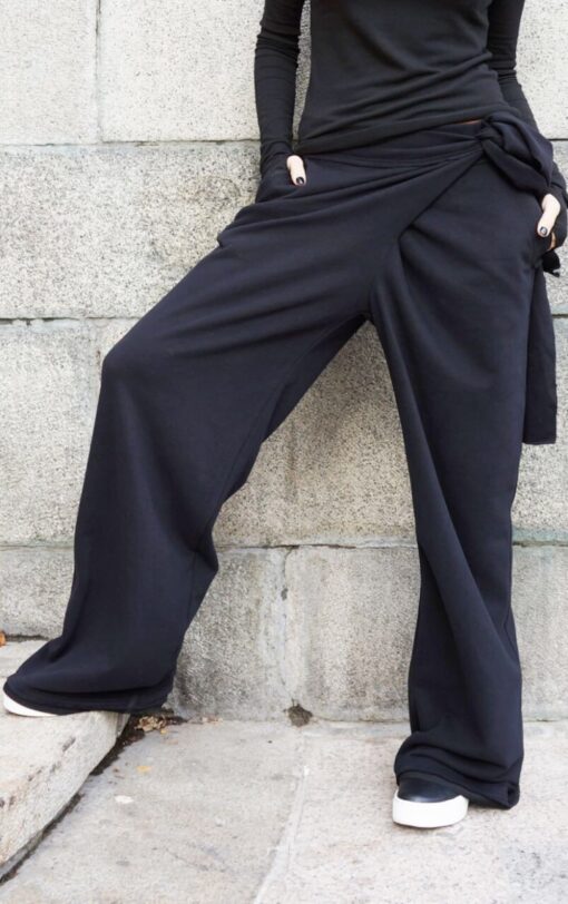 Aakasha A05557 Handcrafted Extravagant Black Cotton Loose Wide-Leg Pants for Autumn - Image 3