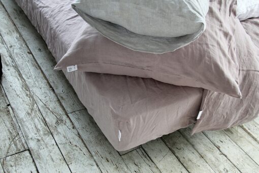 Indulge in the Comfort of Stonewashed Linen WOOD ROSE Fitted Sheet for a Serene Sleep - Image 6
