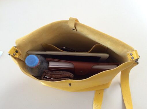 Handmade Leather Crossbody Bag The Original UN - Image 4