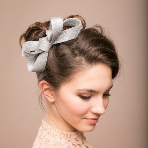 Silver Radiance Minimalist Fascinator for Bridal Elegance - Image 2