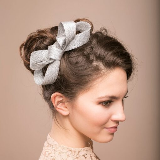 Silver Radiance Minimalist Fascinator for Bridal Elegance - Image 3
