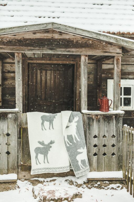 Cozy Comfort Indulge in the Warmth of Natural New Zealand Wool Blanket - Image 4