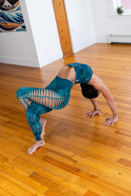 Teal Shiva Yoga Leggings Hand-Dyed for Divine Flow - Image 3