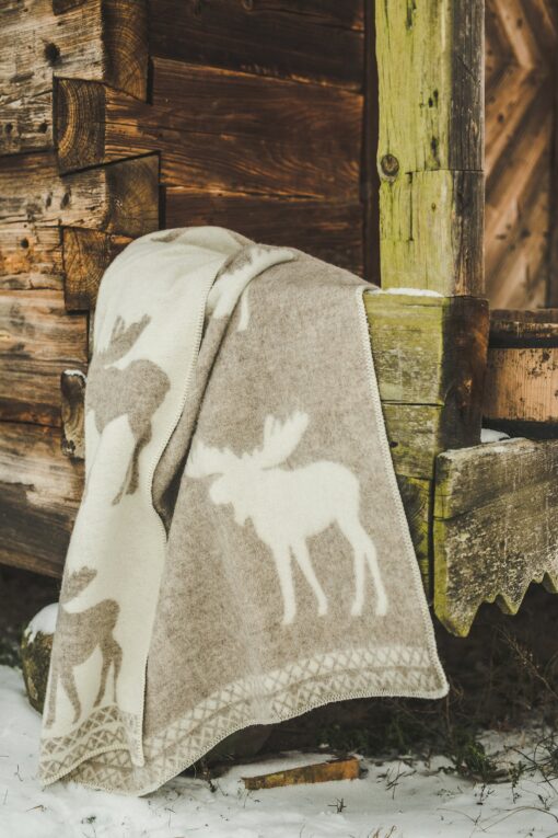 Cozy Comfort Indulge in the Warmth of Natural New Zealand Wool Blanket - Image 2