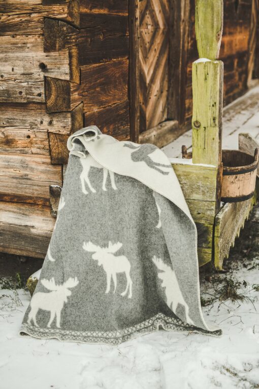Cozy Comfort Indulge in the Warmth of Natural New Zealand Wool Blanket - Image 3