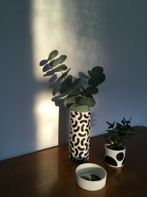 Parian Porcelain Vase A Masterpiece of Artistic Brilliance - Image 2