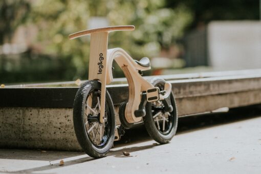 2-in-1 Wooden Balance Bike with Pedals The Perfect Ride for Toddlers and Preschoolers - Image 6