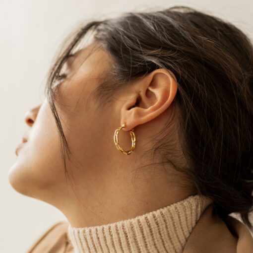 Caitlyn Minimalist Bold Link Hoop Earrings Statement Gold Hoops for Bridesmaids (ER060) - Image 5