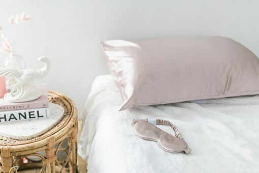 Experience the Luxury of Restful Nights 100% Pure Mulberry Silk Pillowcase 22 Momme ? Your Beauty and Hair's Best Friend - Image 6