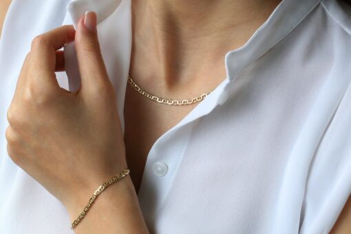14k Gold Mariner Link Bracelet A Timeless Treasure for Special Occasions - Image 2