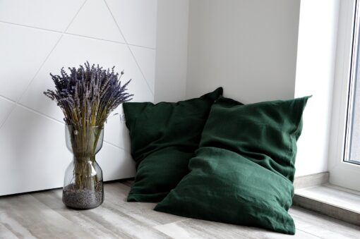 Immerse Yourself in Opulence Luxurious Dark Emerald Linen Sheet Set for Unparalleled Comfort and Style - Image 4