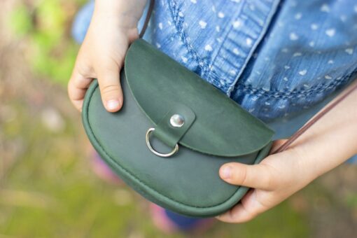 Adorable Mini Leather Crossbody Bag for Little Girls A Stylish and Practical Accessory - Image 2