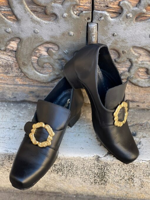 Timeless Treasures Step into the 18th Century with Authentic Leather Reproduction Shoes - Image 6