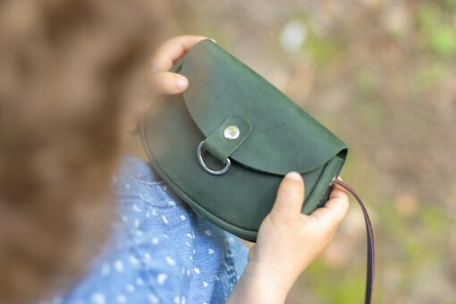 Adorable Mini Leather Crossbody Bag for Little Girls A Stylish and Practical Accessory - Image 4