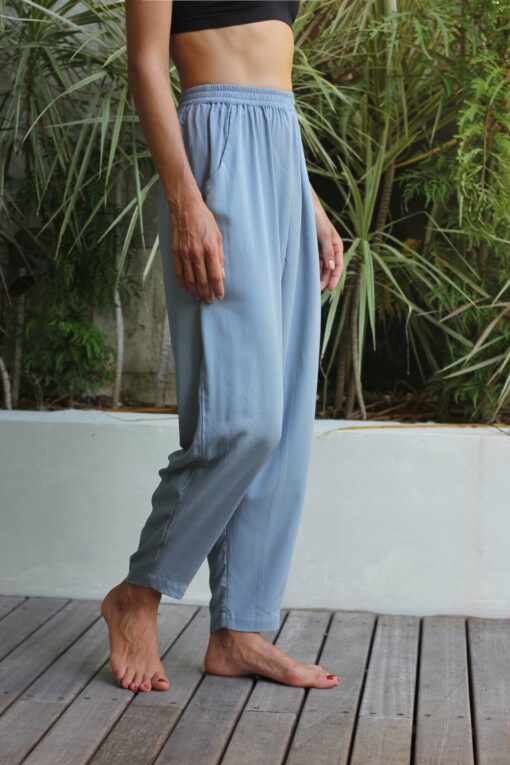 Versatile High-Waisted Tapered Pants Elevate Your Casual Style - Image 3