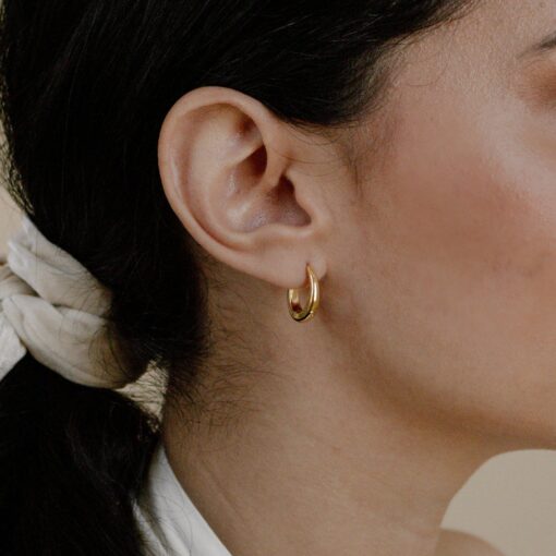 Petite Gold Hoops Elevate Your Style with Caitlyn Minimalist's Oval Hoops - Image 3