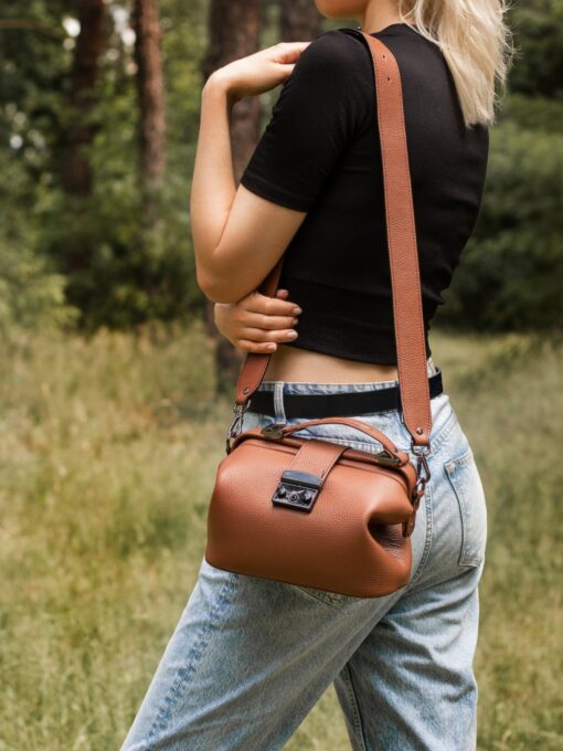 Vintage Brown Leather Doctor's Bag Handmade, Durable, and Stylish - Image 4