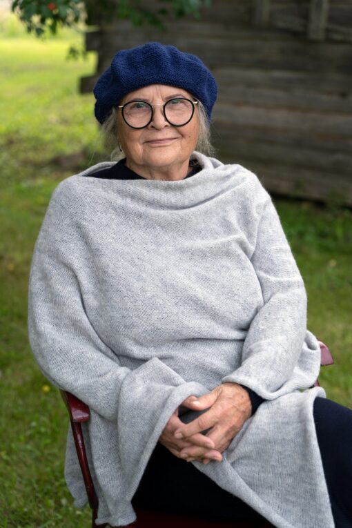 Cozy and Chic Handcrafted Alpaca Wool Beret for Women - Image 6