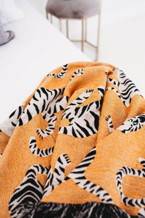 White Tiger Tapestry Majestic Animal Throw Blanket for Home Decor and Warmth - Image 5