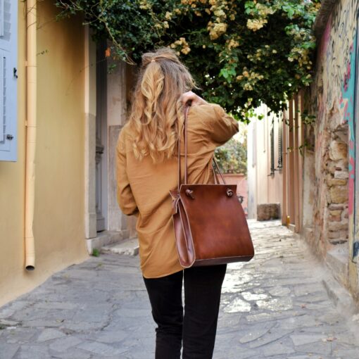 Chic Vegan Leather Shoulder Bag The Perfect Tote for Everyday Style - Image 3