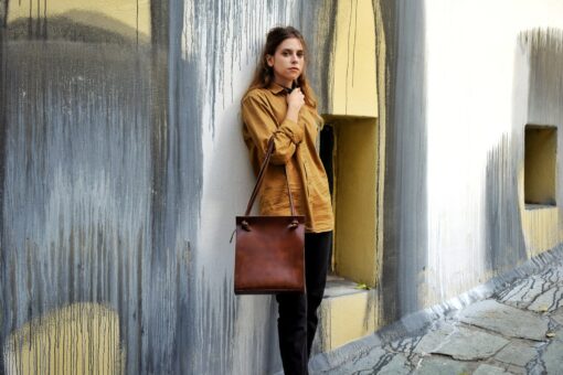 Chic Vegan Leather Shoulder Bag The Perfect Tote for Everyday Style - Image 6