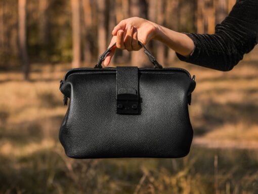 Timeless Elegance The Modern Lady's Leather Doctor Bag for Travel and Style - Image 3