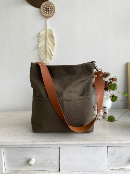 Versatile Canvas Tote Bag A Stylish and Practical Companion for Women - Image 3