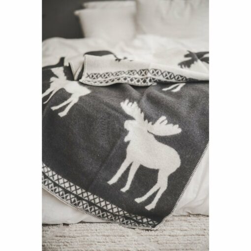 Cozy Comfort Indulge in the Warmth of Natural New Zealand Wool Blanket - Image 6