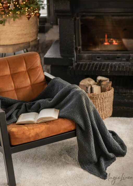 Cozy Haven Dark Gray Linen Throw with Waffle Weave - Image 3