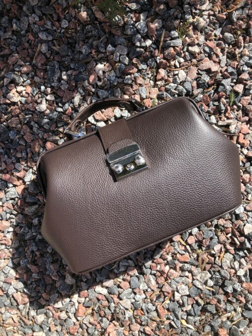 Captivating Leather Doctor Bag A Timeless Companion for the Modern Woman - Image 2