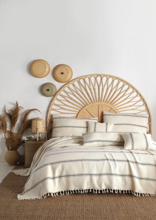 Indulge in Cozy Comfort Wrap Yourself in the Soft Embrace of Our Cotton Cream Turkish Throw Blanket - Image 4