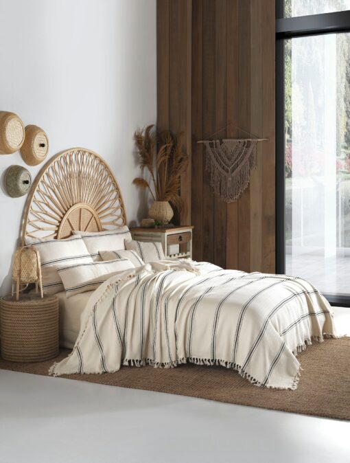 Indulge in Cozy Comfort Wrap Yourself in the Soft Embrace of Our Cotton Cream Turkish Throw Blanket - Image 3