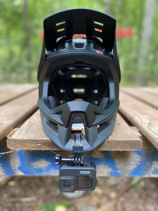 iXS Trigger FF Elevate Your MTB Experience with a GoPro Chin Mount for Full-Face Helmets - Image 3