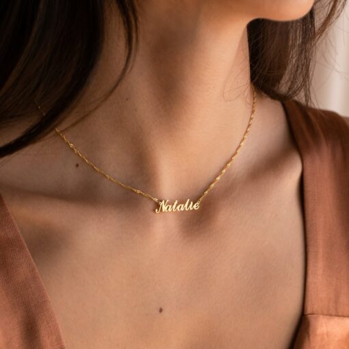Personalized Sparkle Twist Chain Name Necklace A Timeless Gift for Bridesmaids - Image 2