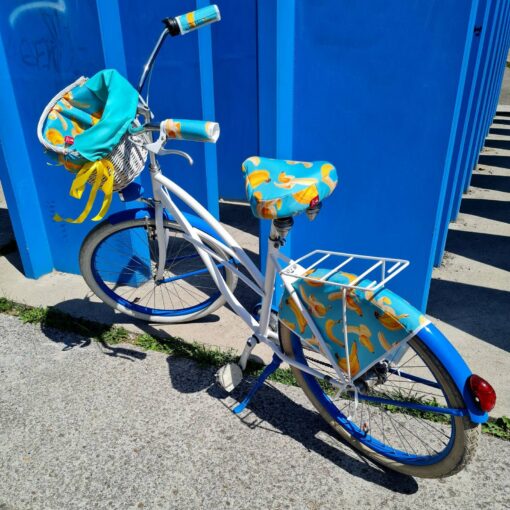 Waterproof Bananas Bicycles Set Ride with Confidence in Any Weather - Image 2