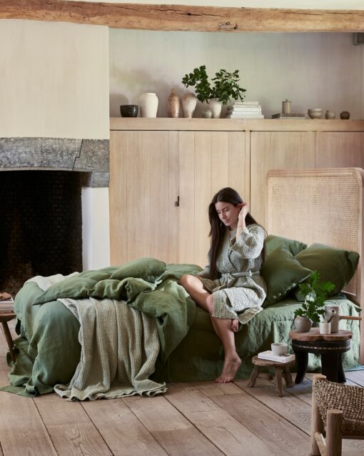 Luxurious Stonewashed Linen Fitted Sheet in Forest Green Indulge in Tranquil Slumber - Image 2