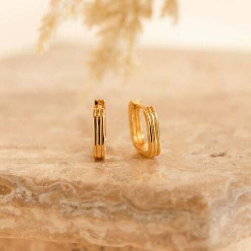 Ribbed Rectangle Link Hoops Minimalist Geometric Earrings for a Chic and Modern Look - Image 2