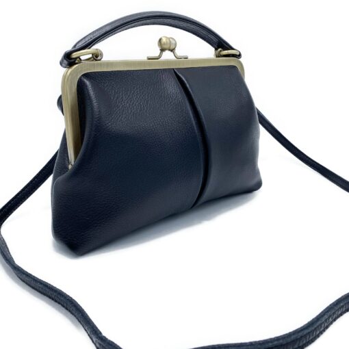 Timeless Elegance Black Leather Handbag with Kiss Lock Charm - Image 4