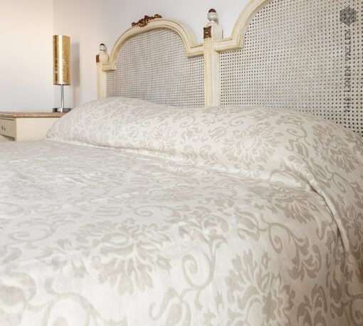 Royal Floral Linen Bedspread Double-Sided Luxury for Your Bedroom - Image 4