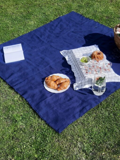 Linen Luxe The Ultimate Picnic Blanket for Unforgettable Outdoor Gatherings - Image 3