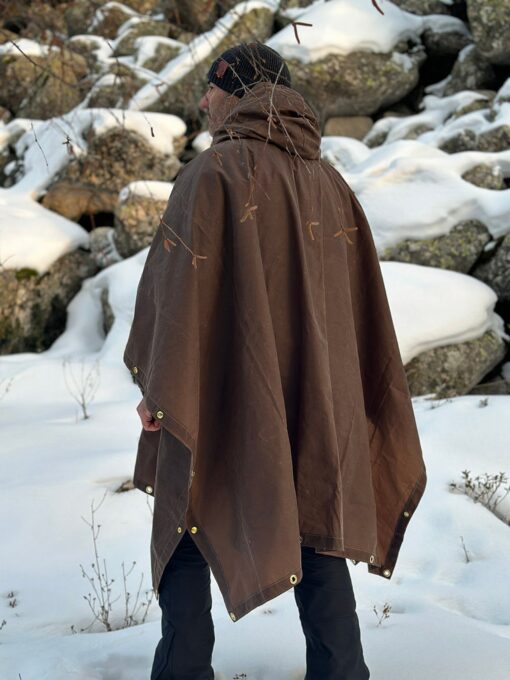 Oilskin Poncho Shelter Your Ultimate Protection for Outdoor Adventures - Image 4