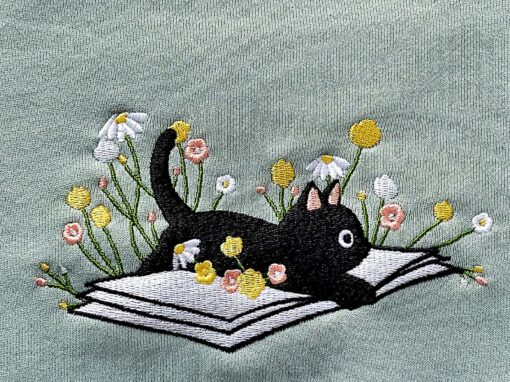 Cozy Cat and Daisy Embroidered Sweatshirt A Literary Delight for Bookworms and Cat Enthusiasts - Image 6