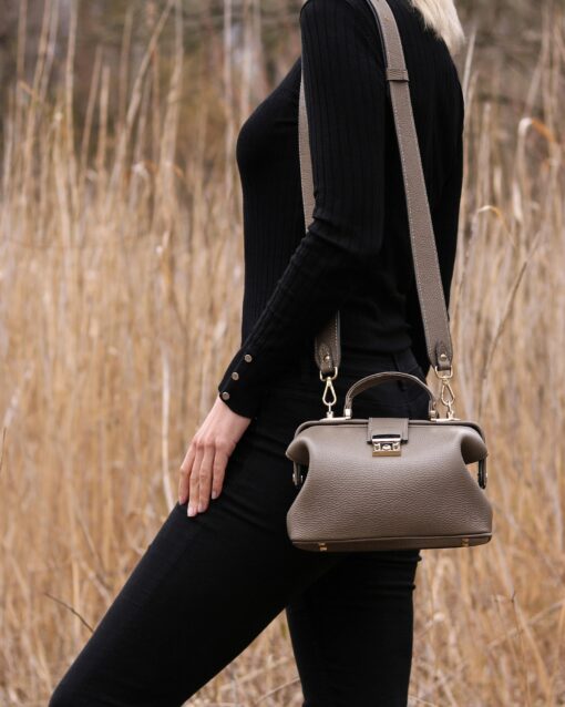 Timeless Elegance LEATHER DOCTOR BAG - The Modern Lady's Essential - Image 3