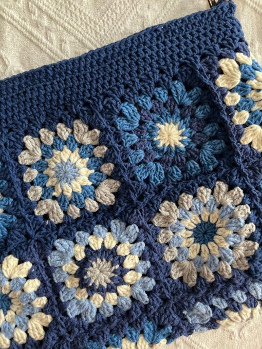 Captivating Blue Granny Square Crochet Bag A Timeless Knitted Crossbody for Everyday Style - Image 6