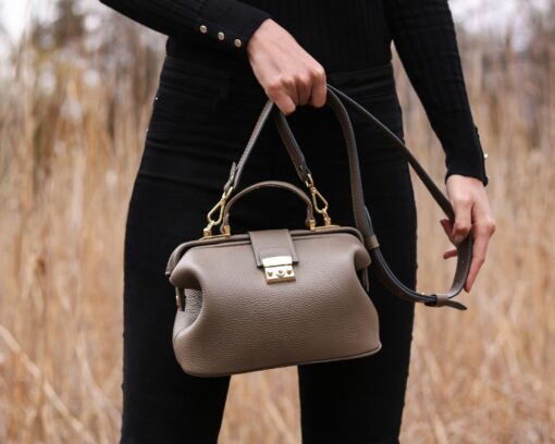Timeless Elegance LEATHER DOCTOR BAG - The Modern Lady's Essential - Image 4