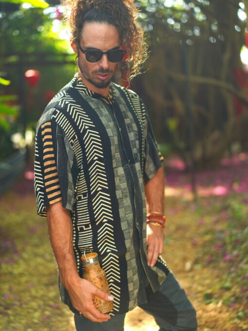 Geometric Print Button-Up Elevate Your Summer Wardrobe with Style and Comfort - Image 2