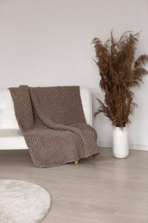 Cozy Haven Hand-Knitted Chunky Throw Blanket for Warmth and Style - Image 3