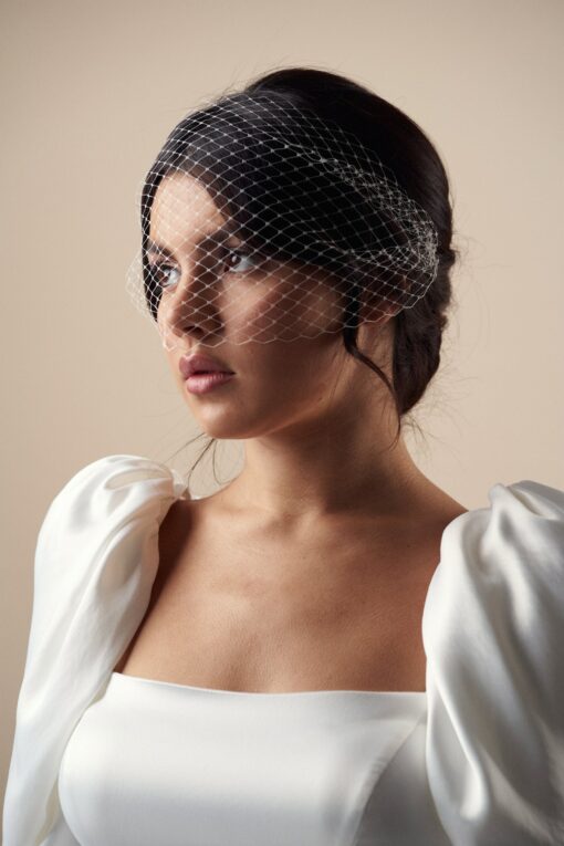 Enchanting Birdcage Veil Elevate Your Bridal Style with Timeless Elegance - Image 5