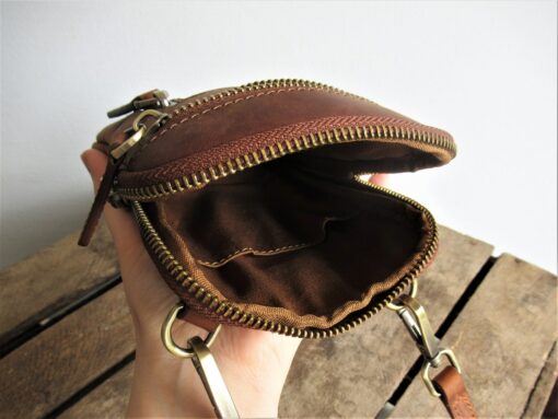 Unleash Your Style The Ultimate Leather Phone Bag for Festivals and Beyond - Image 5